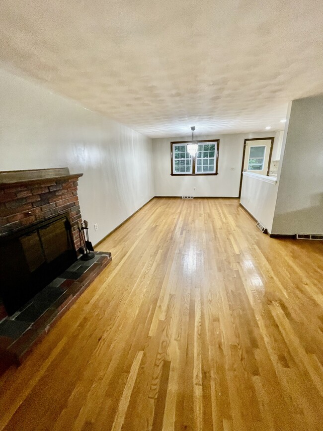 Building Photo - 30 Flynn Rd