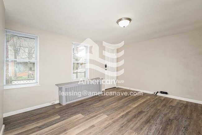 Building Photo - 129 Tuscola St