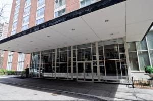 Foto principal - 1325 N State Pkwy