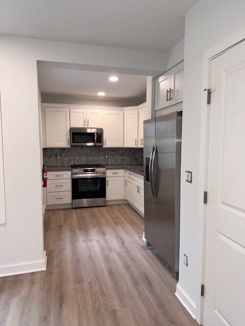 Building Photo - 40 W 12th St