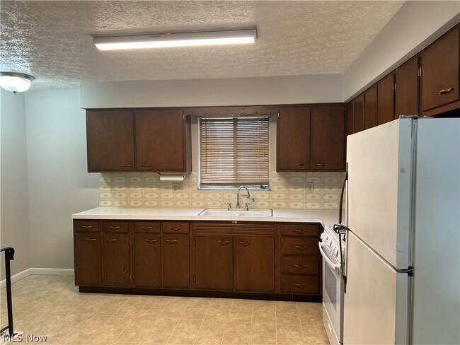 Building Photo - 4205 Cottage Grove Rd