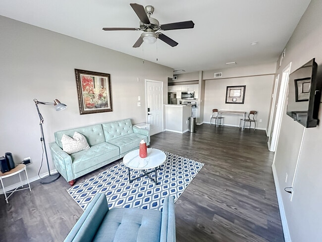 Building Photo - 6225 Saratoga Blvd