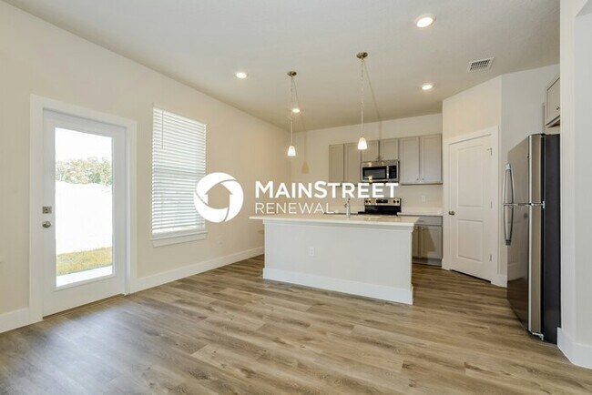 Building Photo - 4 Bedroom Pet-Friendly Home in Deland, FL ...