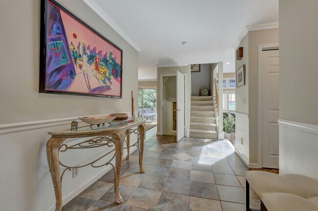 Foto del edificio - 248 Butternut Dr