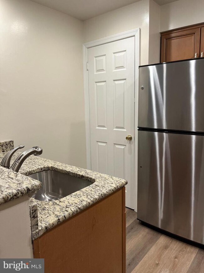 1507 Oronoco St Unit 32, Alexandria, VA 22314 Room for Rent in