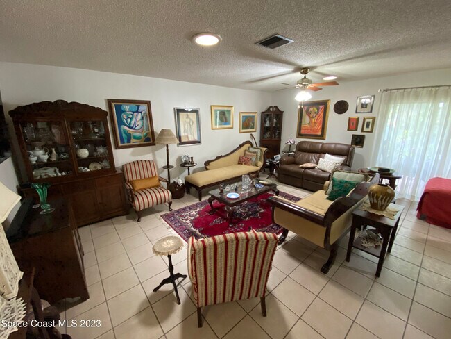Foto del edificio - 1409 Meadowbrook Rd NE