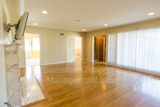 Building Photo - 4947 63rd St