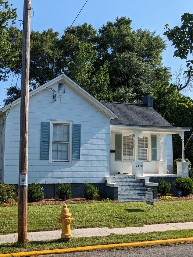 Foto del edificio - 2473 McDowell St