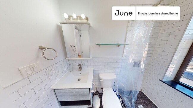 Foto del edificio - Room in Shared 5 bed/3 bath home in Ridgewood