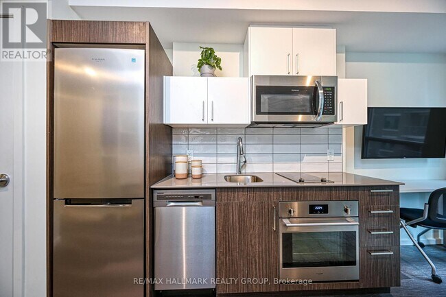 Photo du bâtiment - 256-1256 Rideau St