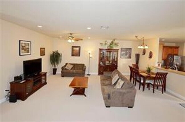 Building Photo - 3 bed 2 bath in Provence Bay