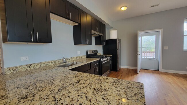 Foto del edificio - 229 E 51st St