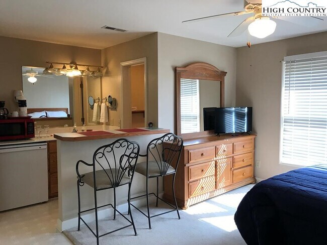 Foto del edificio - 155 Birkdale Ct