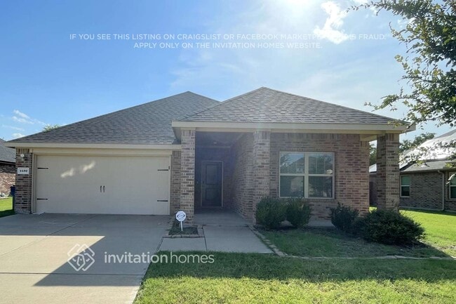 Building Photo - 1532 Woodlake Dr