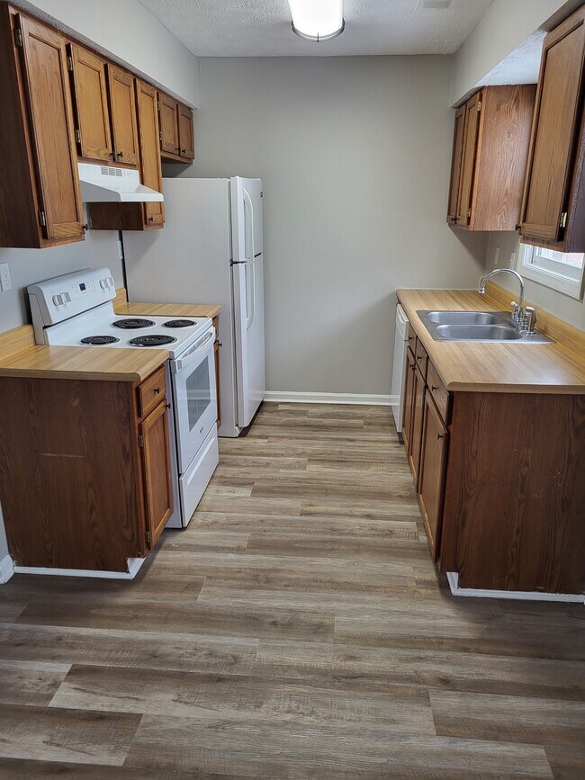 Foto del edificio - 217 Churchill Dr