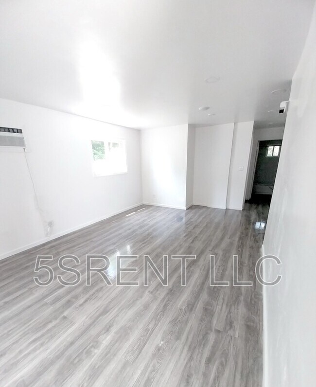 Building Photo - 2751 Faber Ave