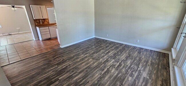 Foto del edificio - 5110 Rock Point St