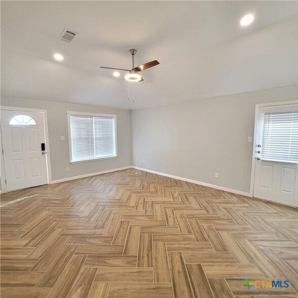 Foto del edificio - 2916 Starlight Dr