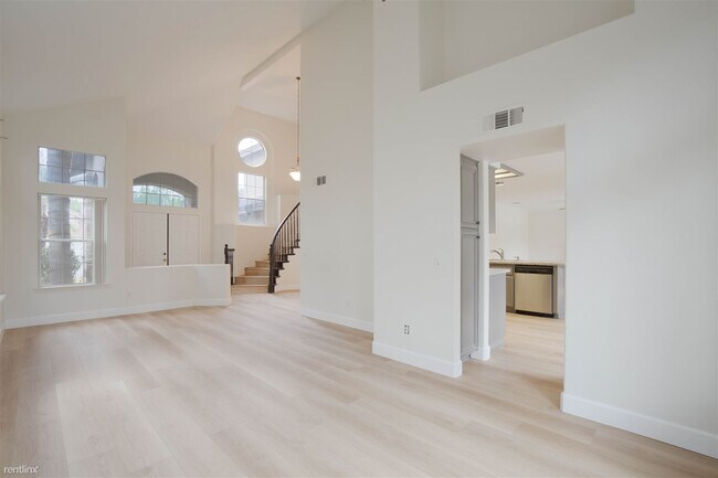 Building Photo - 4 br, 3 bath House - 32035 Corte Bacarro