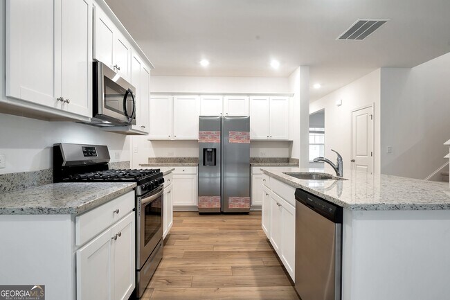 Building Photo - 811 Gelderland Dr