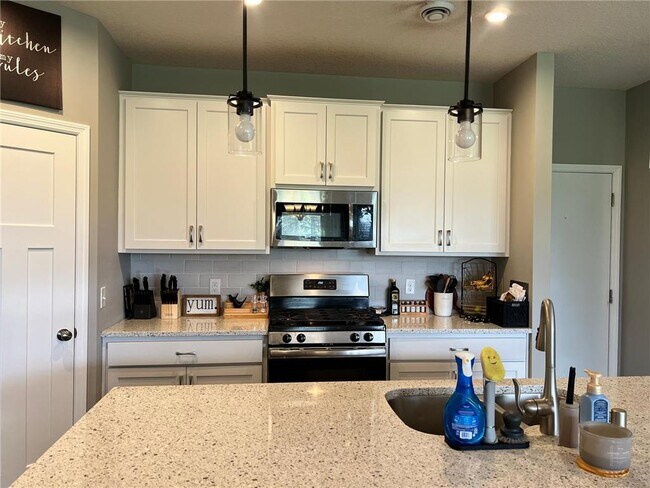 Foto del edificio - 7303 Fir Ln N