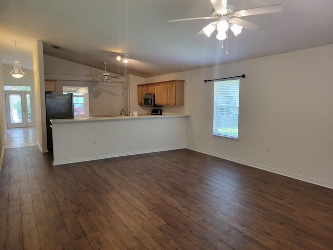 Building Photo - 224 Talquin Cove