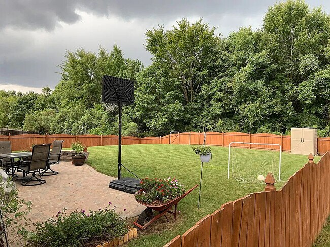 Foto del edificio - Room in House on Arbor Vista Dr