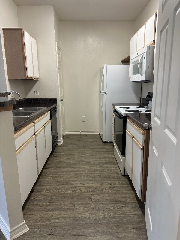 Foto del edificio - 8300 Farm to Market 1960 Rd E