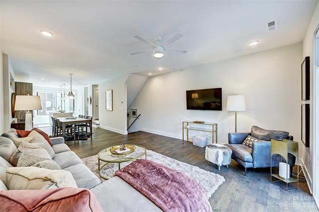 Building Photo - 1208 Minter Pl