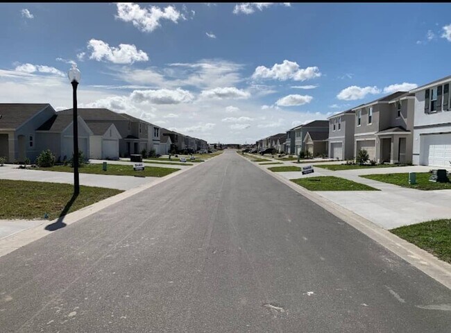 Vecindario - 8602 SW 46th Ave