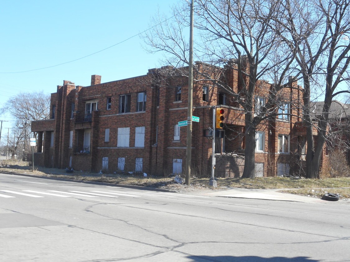 Building Photo - 13318 La Salle Blvd