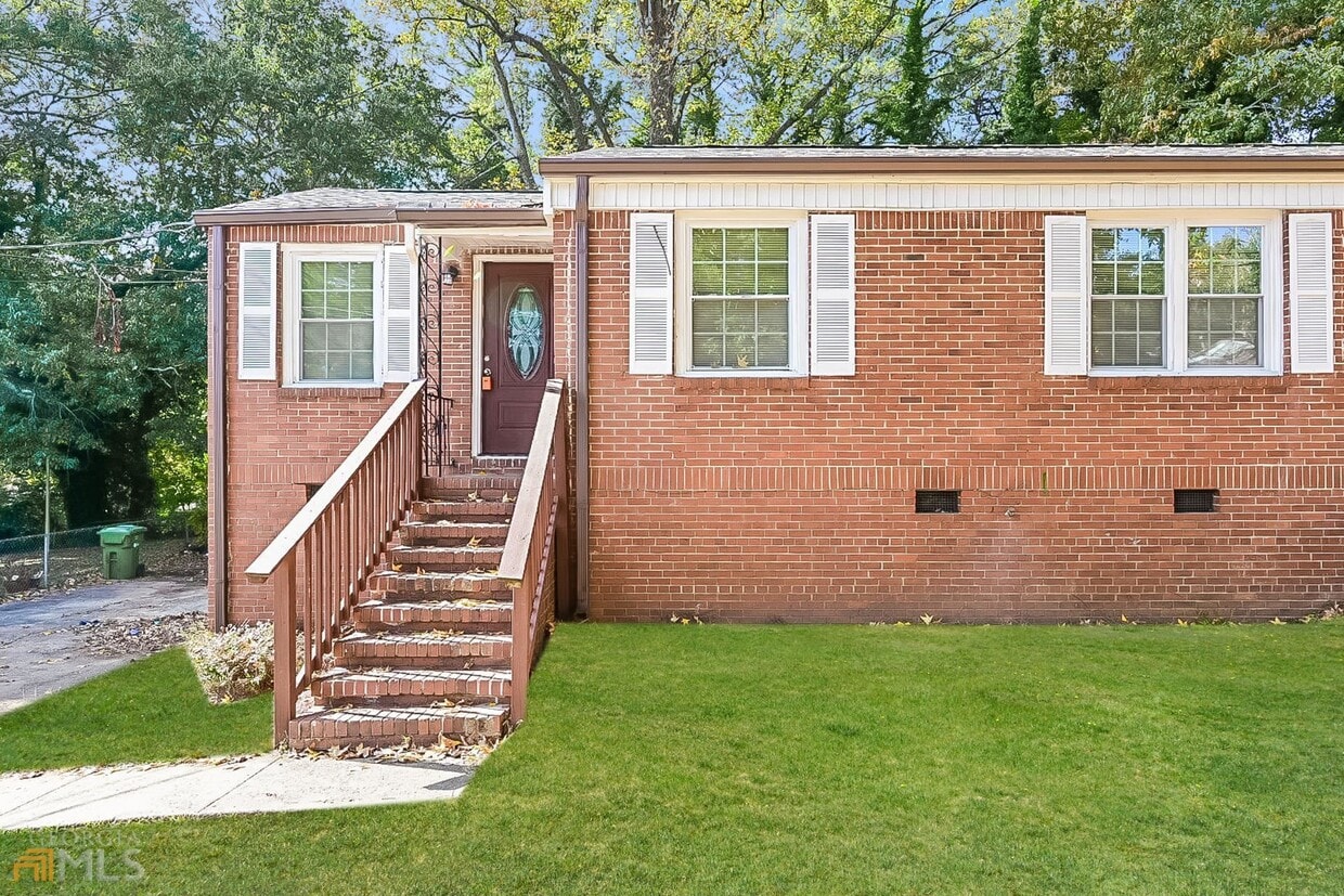 Primary Photo - 728 Casplan St SW