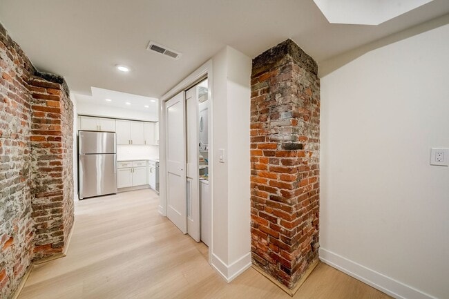 Building Photo - 620 S 8th St