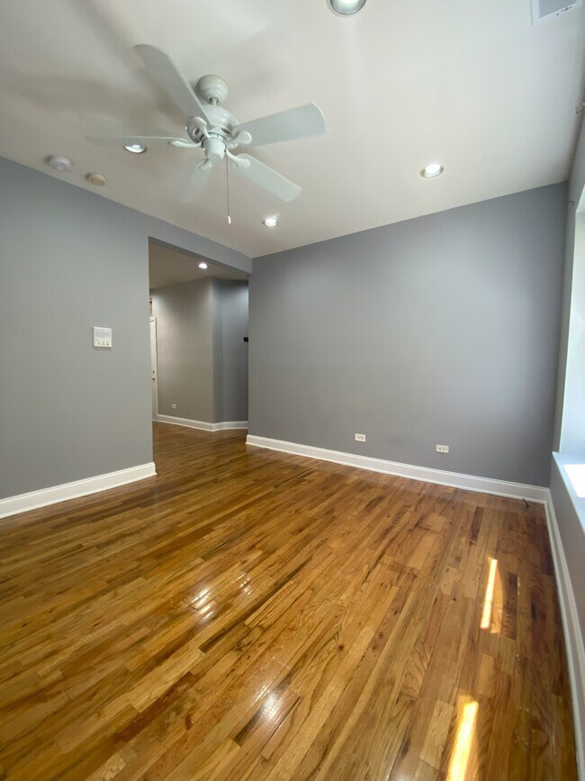 Foto del edificio - 4716 N Bernard St