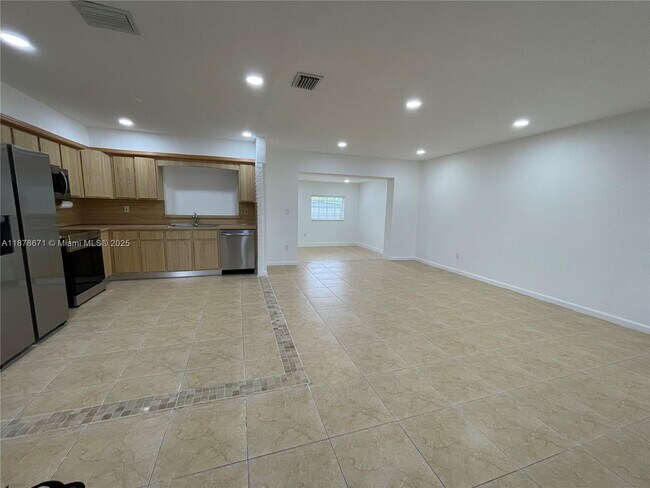Foto del edificio - 894 W 69th St