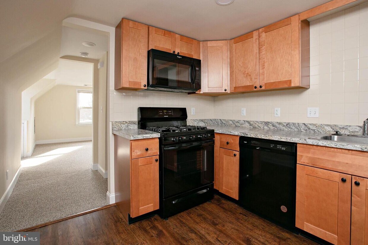 802 Green Ave, Mount Ephraim, NJ 08059 House for Rent in Mount