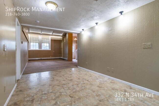 Foto del edificio - 332 N 34th Ave E