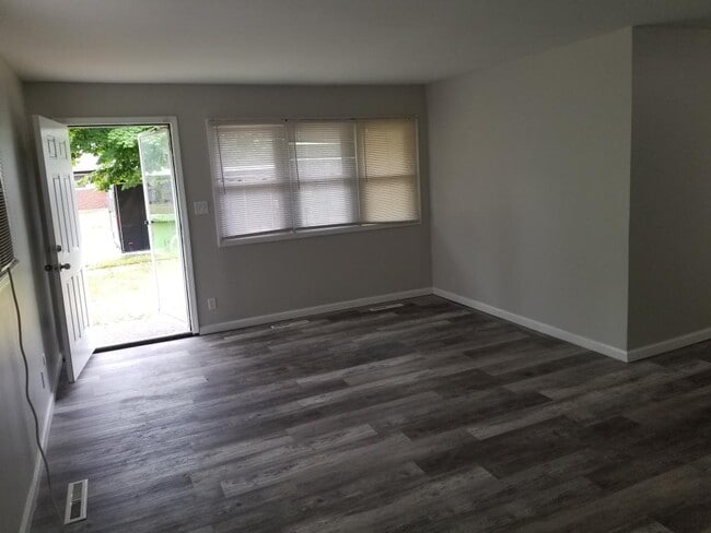 Foto del edificio - 21901 Sloman St