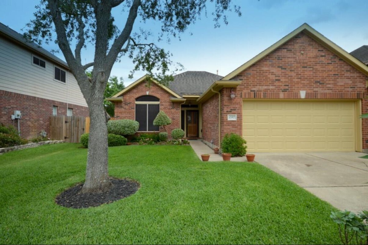 Foto principal - 17307 Stratford Green Dr