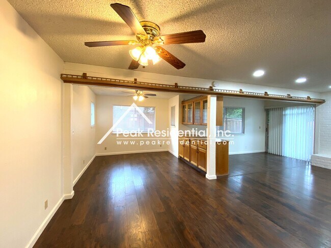 Foto del edificio - Updated Foothill Farms 3bd/2ba Home with R...