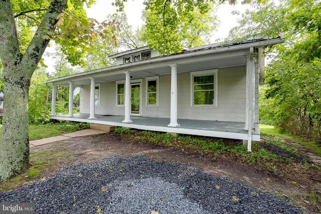 Building Photo - 422 Hainesport Lumberton Rd