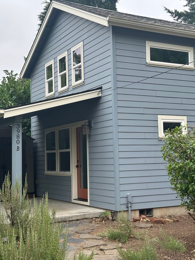 Building Photo - 3980 NE 38th Ave