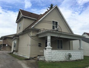 Building Photo - 319 Frazer St