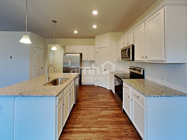 Building Photo - 1604 Soapstone Rd