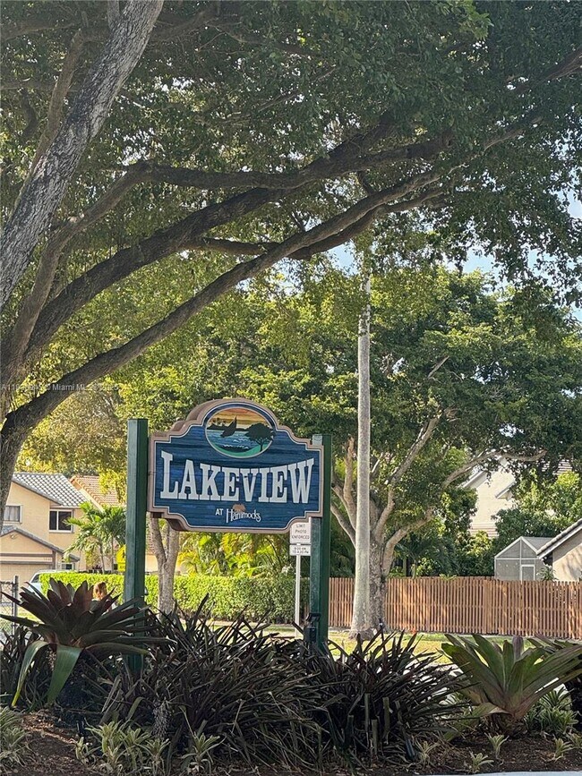 Foto del edificio - 9701 Hammocks Blvd
