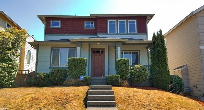 Building Photo - Charming Woodside home with curb appeal fr...