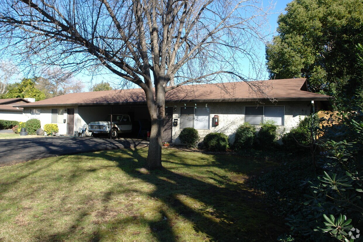 Building Photo - 1604 Palm Ave