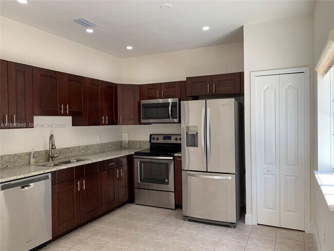 Building Photo - 14179 SW 126th Pl