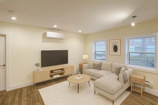3 bedroom in JAMAICA NY 11432 - 3 bedroom in JAMAICA NY 11432 Apartment