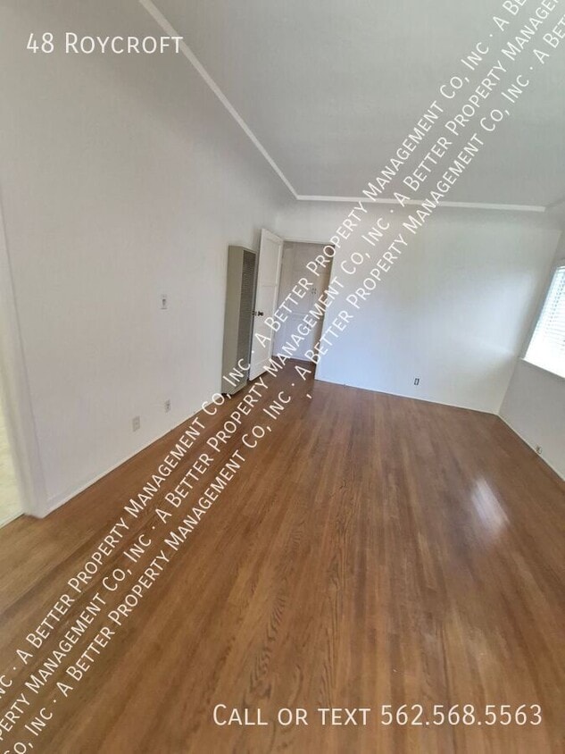 48 Roycroft- - 48 Roycroft-
